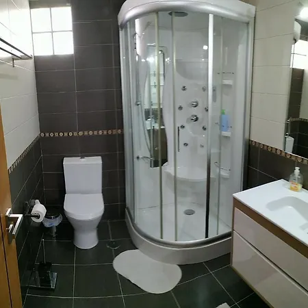 Peter House Semesterbostad *